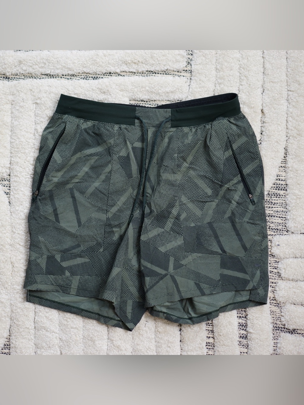 Lululemon Shorts Large